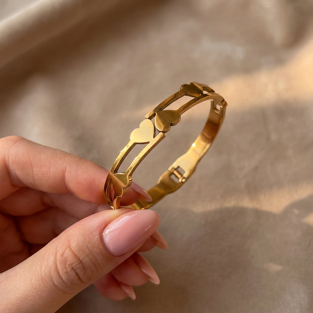 Golden Heart Link Bracelet
