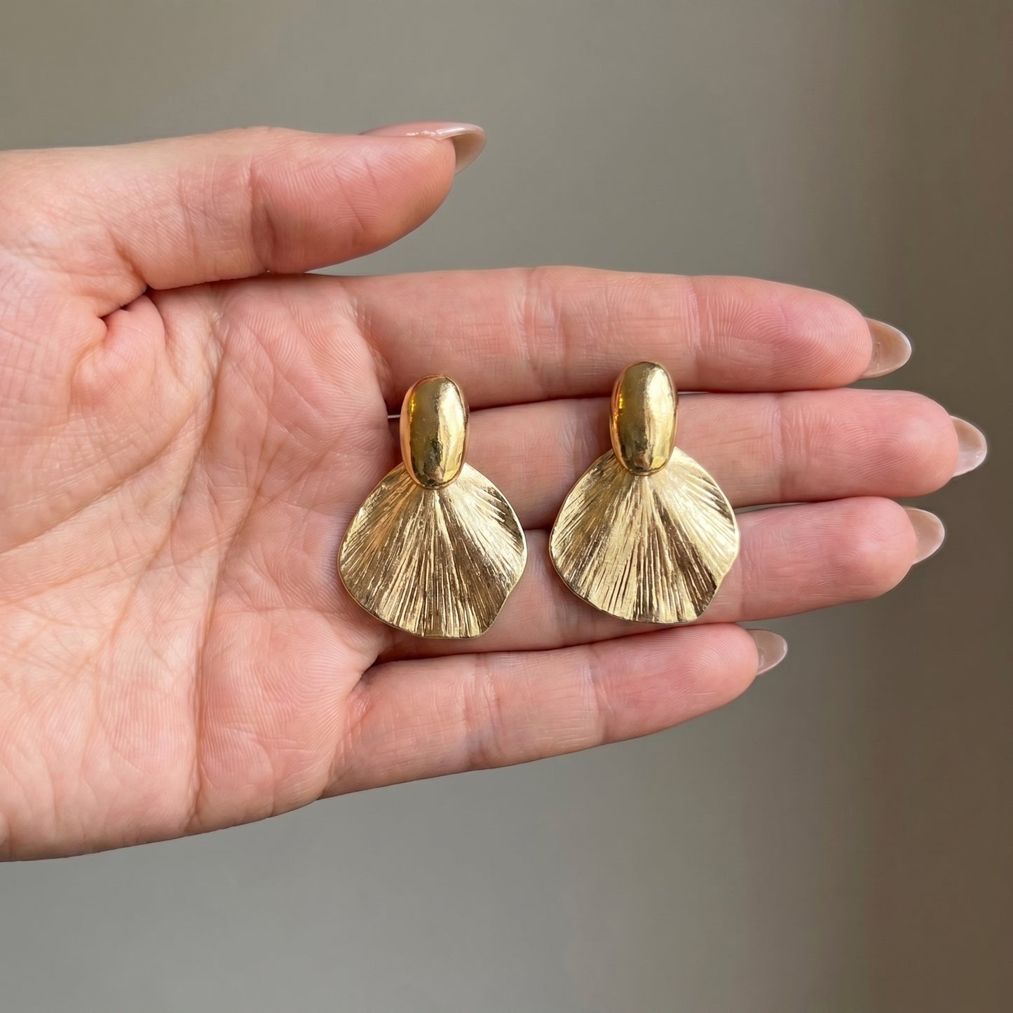 Golden Fan Sculpt Earrings