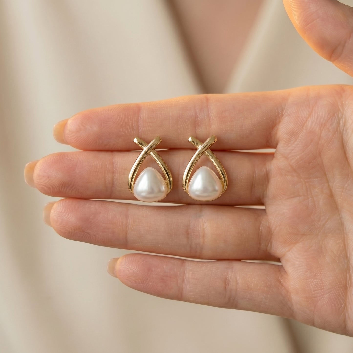 Pearl Curve Gold Earrings