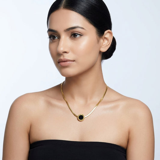 Noir Roman Pendant Necklace