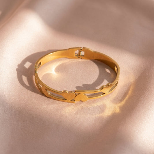 Golden Heart Link Bracelet