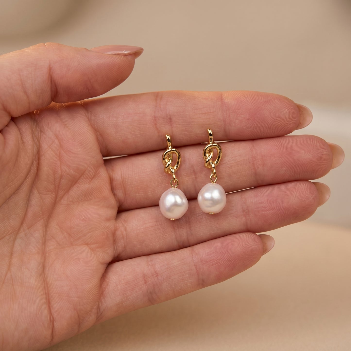 Minimal Pearl Drop Studs