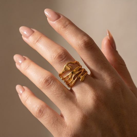 Golden Flow Heart Ring